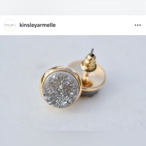 Kinsley Armelle Set of Earrings